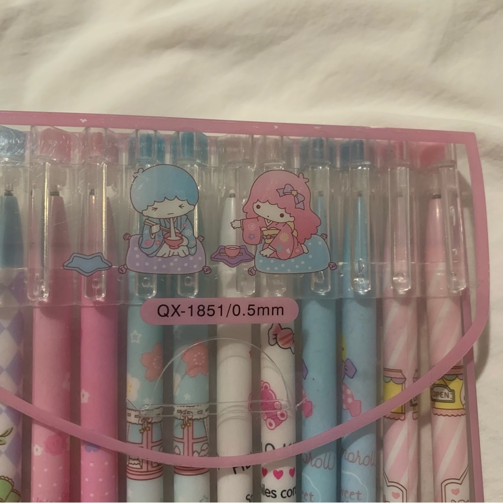 Set of 12 Sanrio Black Ink Pens in a Plastic Carrying Case - Picture 9 of 14